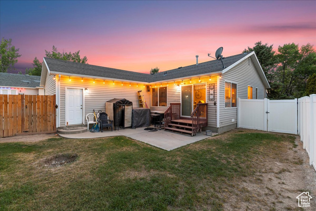 Photo 21 for MLS #2107109 at 1558 N Durocher Ln