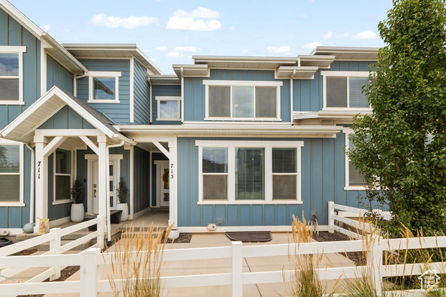Photo 2 for MLS #2107116 at 715 S Miller Ave