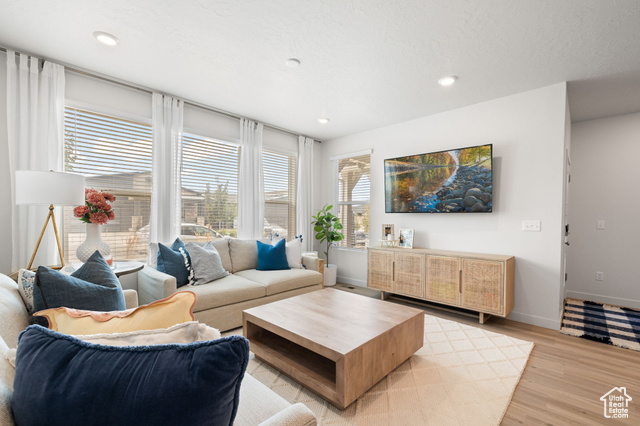 Photo 5 for MLS #2107116 at 715 S Miller Ave