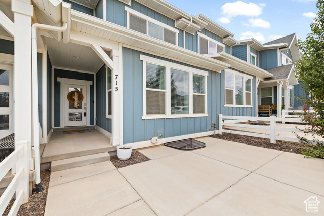 Photo 3 for MLS #2107116 at 715 S Miller Ave