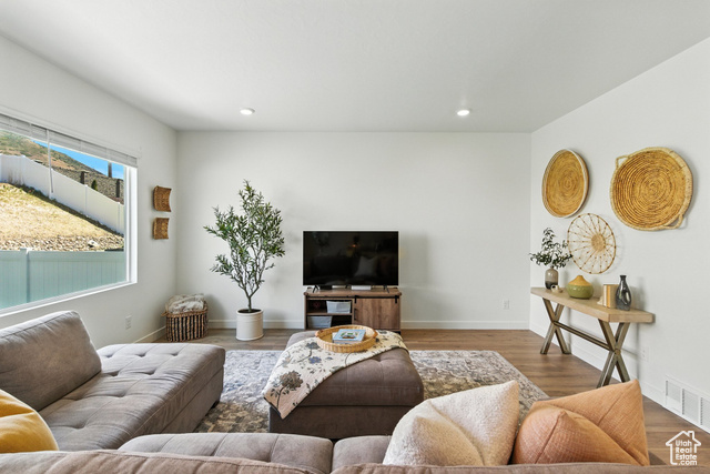 Photo 4 for MLS #2107136 at 1501 S 3750 East