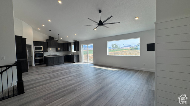 Photo 8 for MLS #2107156 at 426 E Redwood Ln #119