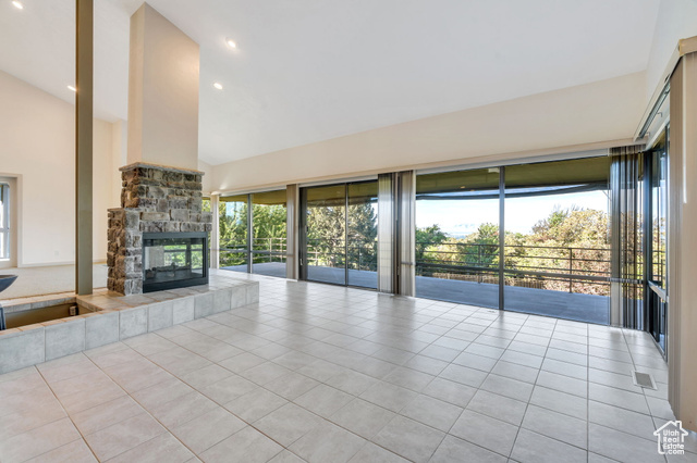 Photo 9 for MLS #2107157 at 4365 Bedford Dr