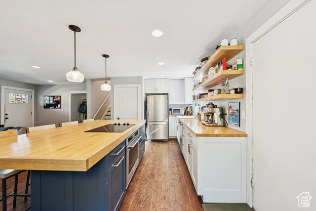 Photo 9 for MLS #2107159 at 130 Parkview Dr