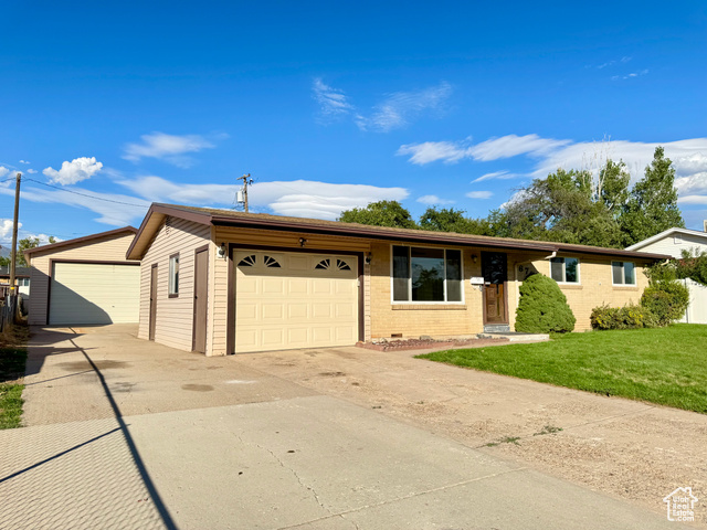 Photo 3 for MLS #2107184 at 1676 W Forbes Ave