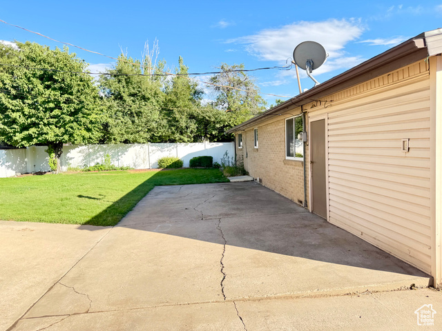 Photo 7 for MLS #2107184 at 1676 W Forbes Ave