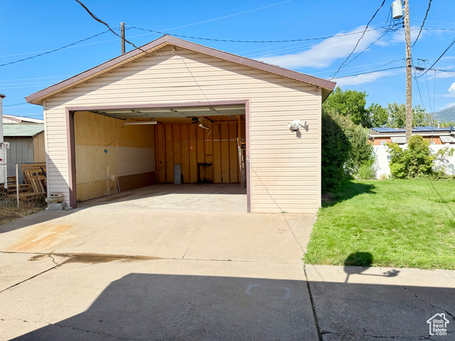 Photo 39 for MLS #2107184 at 1676 W Forbes Ave