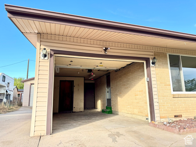 Photo 4 for MLS #2107184 at 1676 W Forbes Ave
