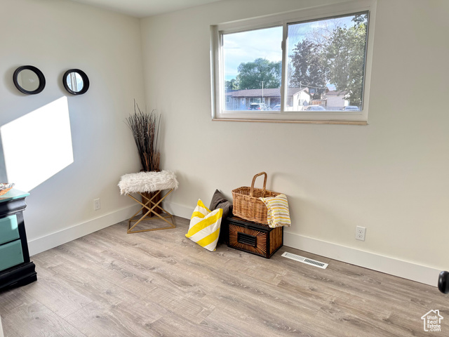 Photo 20 for MLS #2107184 at 1676 W Forbes Ave