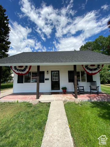 Photo 2 for MLS #2107191 at 1032 Monroe St