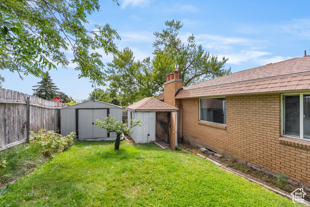 Photo 9 for MLS #2107196 at 247 Paulette Way