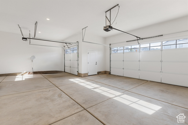Photo 17 for MLS #2107230 at 203 N Strathmore Ln