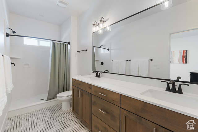 Photo 11 for MLS #2107230 at 203 N Strathmore Ln