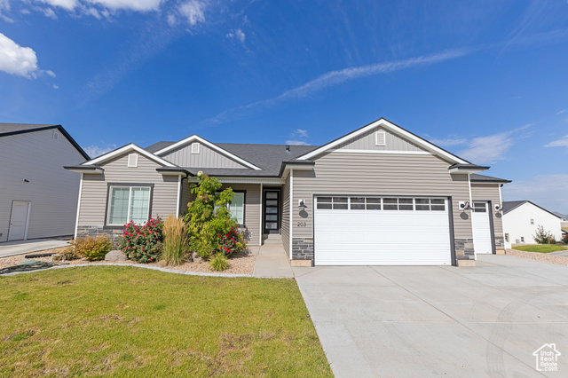 MLS #2107230 - 203 N Strathmore Ln