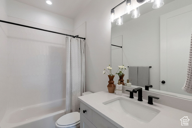 Photo 17 for MLS #2107231 at 581 W Summerhill Ln