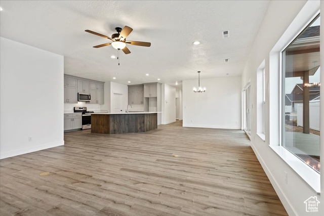 Photo 8 for MLS #2107234 at 964 S 4475 West #123