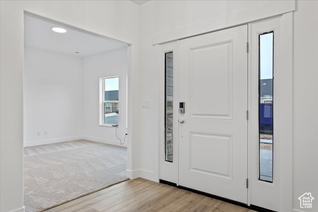 Photo 4 for MLS #2107234 at 964 S 4475 West #123