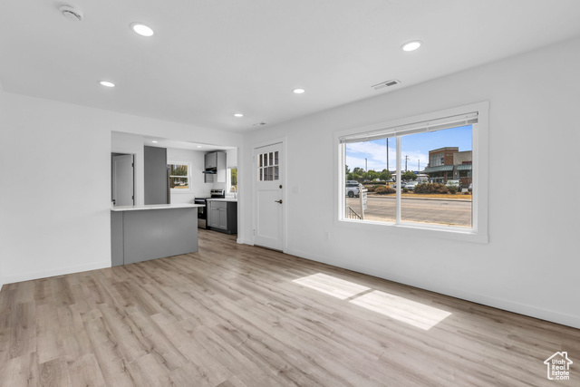Photo 5 for MLS #2107246 at 254 36 West