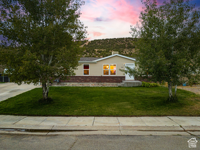 Photo 3 for MLS #2107257 at 4845 W Hillside Dr