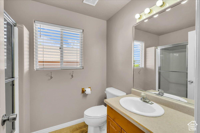 Photo 12 for MLS #2107260 at 1190 N Horsemans Park Dr
