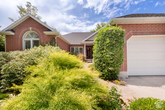 6294 S LOMBARDY DR, Murray UT 84121