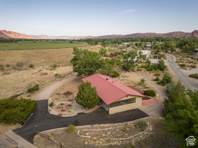 Photo 4 for MLS #2107283 at 3593 E Kerby Ln
