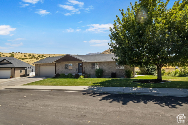 Photo 3 for MLS #2107289 at 969 S 640 East