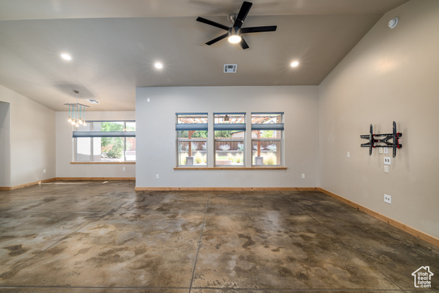 Photo 14 for MLS #2107294 at 812 N Palisade Dr