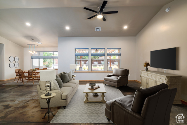 Photo 13 for MLS #2107294 at 812 N Palisade Dr