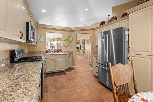 Photo 5 for MLS #2107309 at 2050 S 1400 East #18