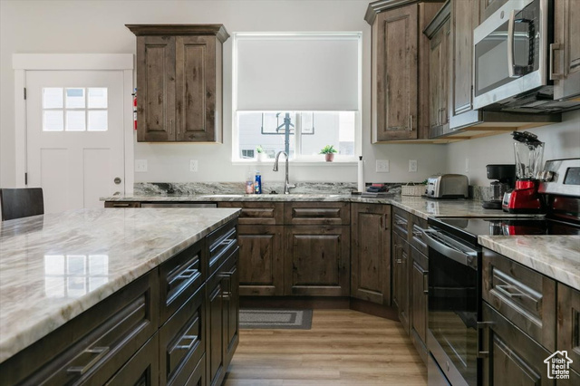 Photo 8 for MLS #2107327 at 356 W Rendezvous Way