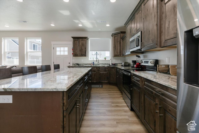 Photo 5 for MLS #2107327 at 356 W Rendezvous Way