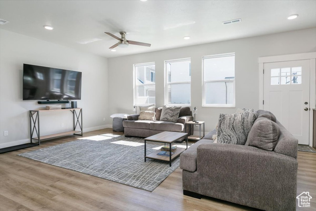 Photo 11 for MLS #2107327 at 356 W Rendezvous Way