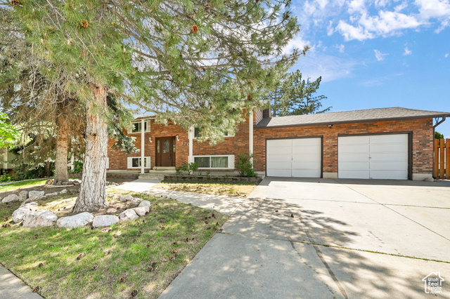 Photo 3 for MLS #2107329 at 1705 W 4575 South