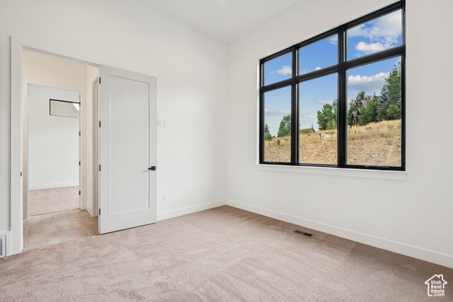 Photo 23 for MLS #2107351 at 5985 E Big Horn Pkwy #137