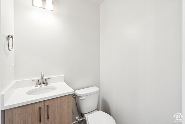 Photo 8 for MLS #2107355 at 1615 N Angel St