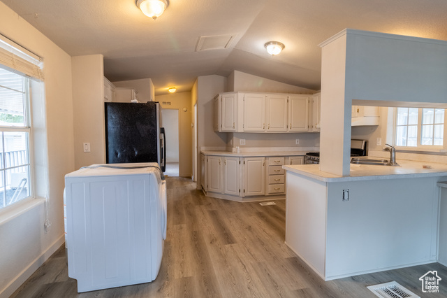 Photo 4 for MLS #2107360 at 63 Sunset