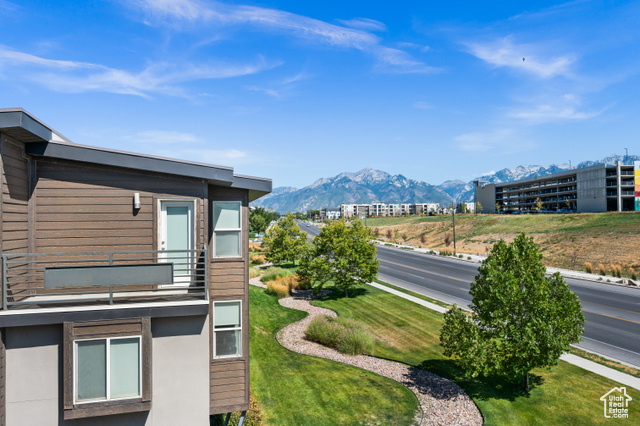 Photo 16 for MLS #2107416 at 1059 W Rooftop Dr #405