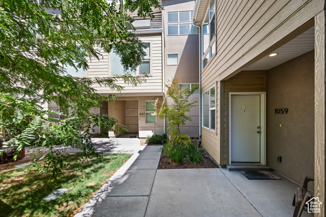 Photo 3 for MLS #2107416 at 1059 W Rooftop Dr #405
