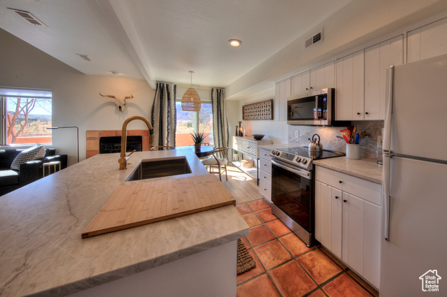 Photo 10 for MLS #2107422 at 3392 E La Camino Dr