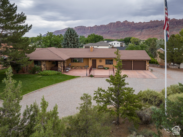 Photo 3 for MLS #2107448 at 2720 Bench Rd