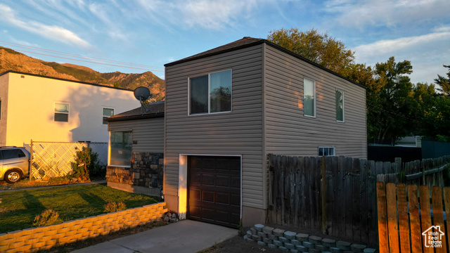 Photo 2 for MLS #2107458 at 1161 E 29th