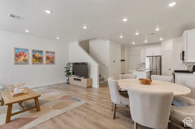 Photo 3 for MLS #2107467 at 546 W Carnelian Pkwy