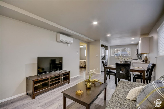 Photo 3 for MLS #2107511 at 554 S Douglas St