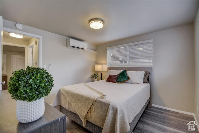 Photo 8 for MLS #2107511 at 554 S Douglas St