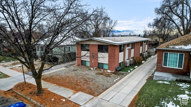 Photo 14 for MLS #2107511 at 554 S Douglas St