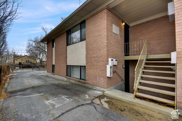 Photo 11 for MLS #2107511 at 554 S Douglas St