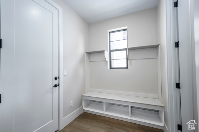 Photo 13 for MLS #2107532 at 2742 E Hayloft Ln #211