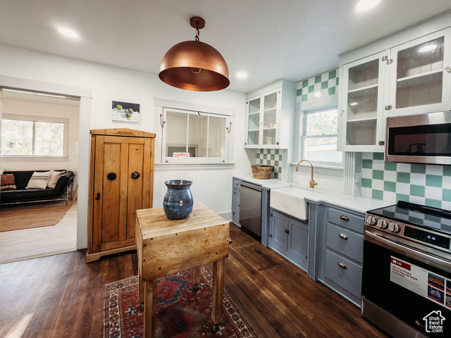 Photo 12 for MLS #2107558 at 180 Roosevelt St