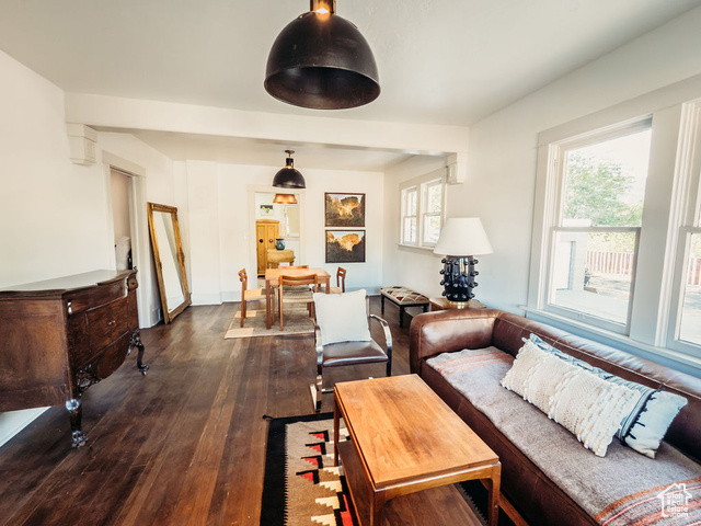 Photo 7 for MLS #2107558 at 180 Roosevelt St